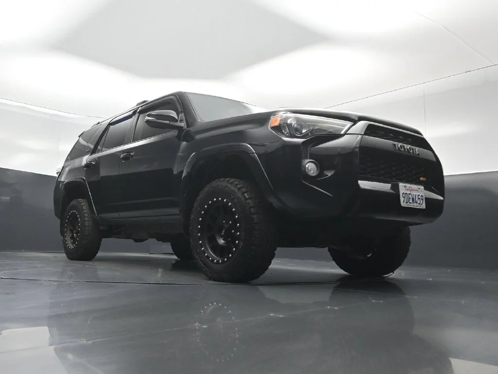 Used 2018 Black Toyota SR5 Premium image 45