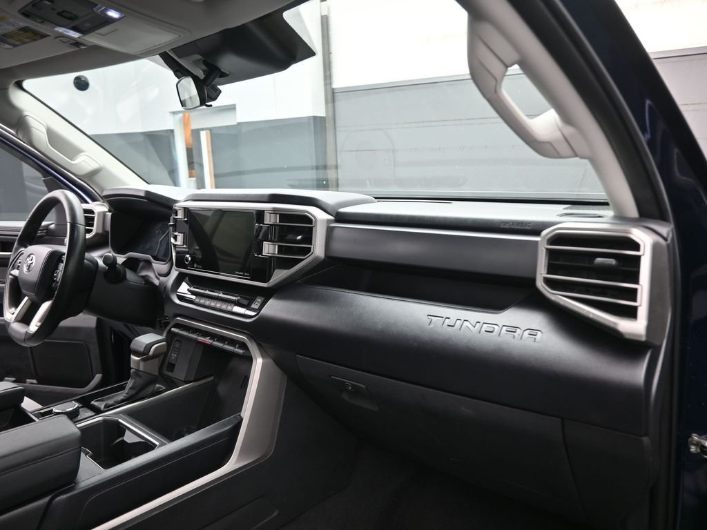 Used 2023  Toyota SR5 image 24