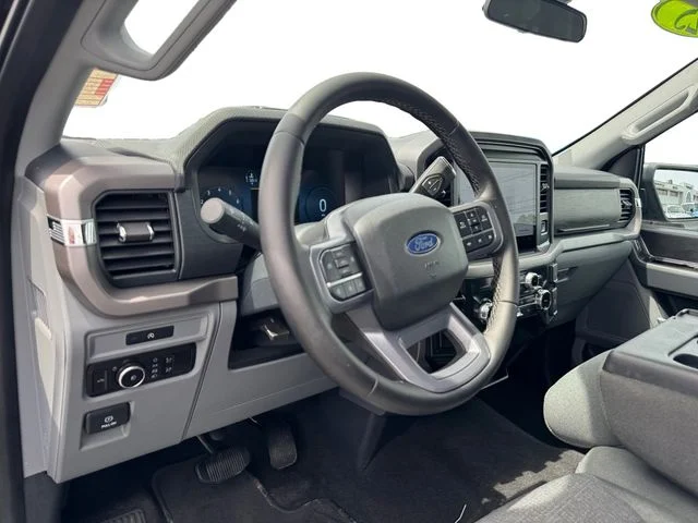 Used 2025 Black Ford XLT image 16