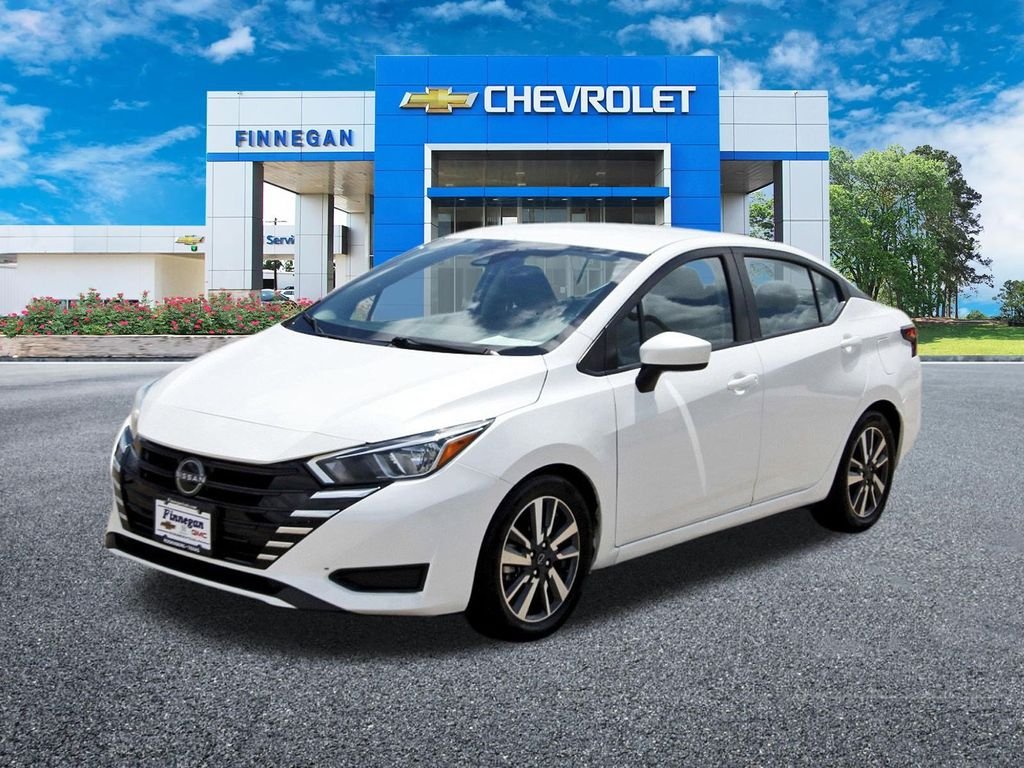 Used 2024 White Nissan 1.6 SV image 3