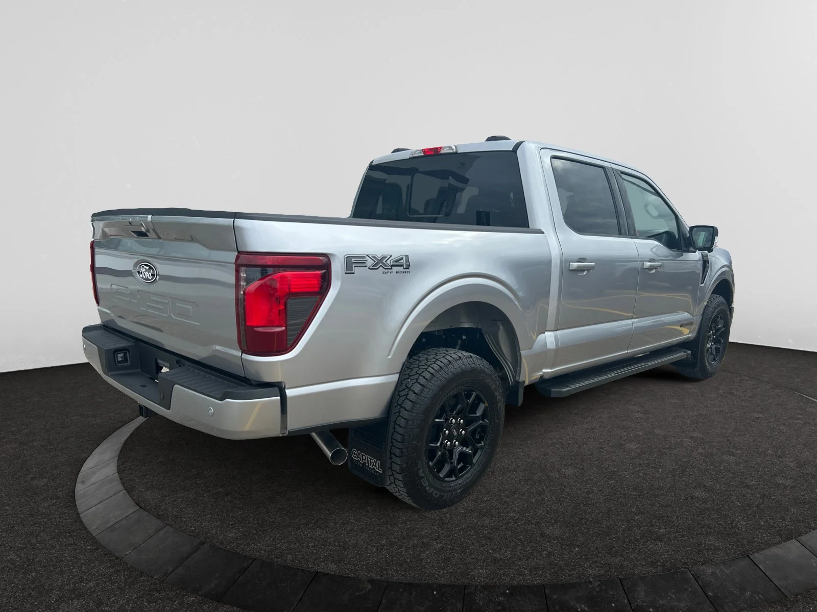 New 2026 Iconic Silver Metallic Ford XLT image 5