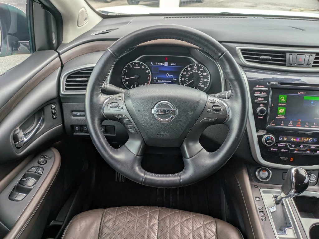 Used 2020 White Nissan Platinum image 26