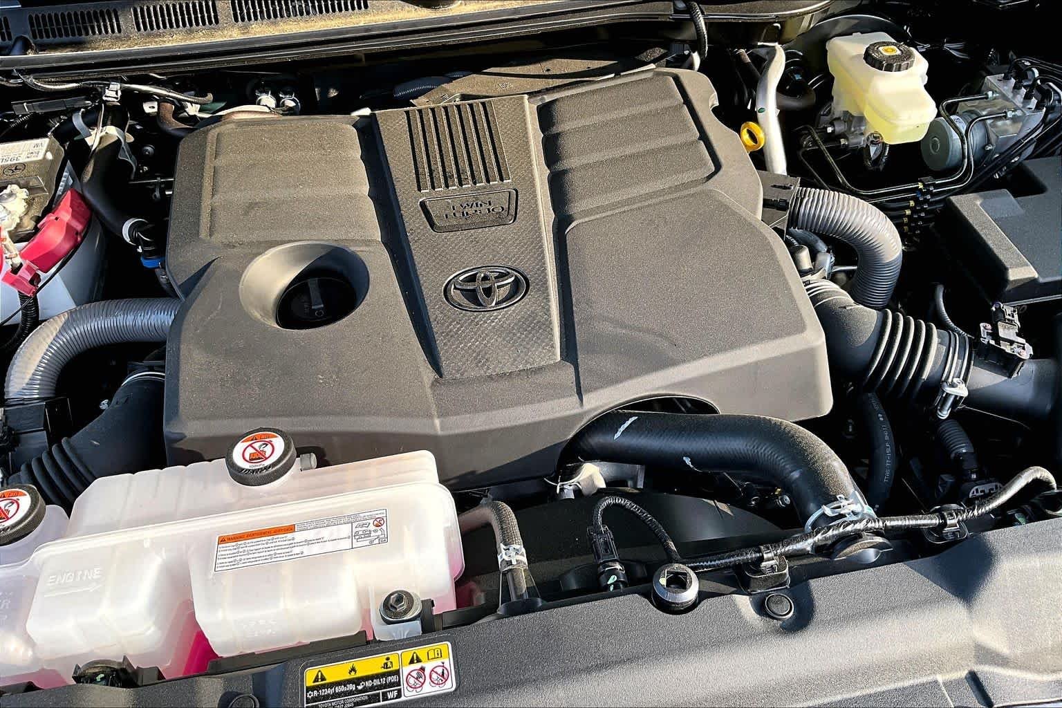 2025 Toyota Tundra SR5 - Photo 17