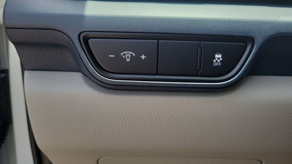 New 2026 Snow White Pearl Kia EX image 17