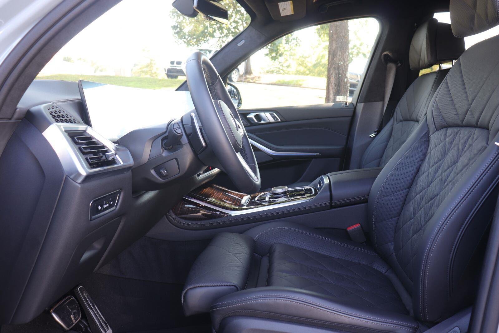Used 2026 GRAY BMW xDrive40i image 11
