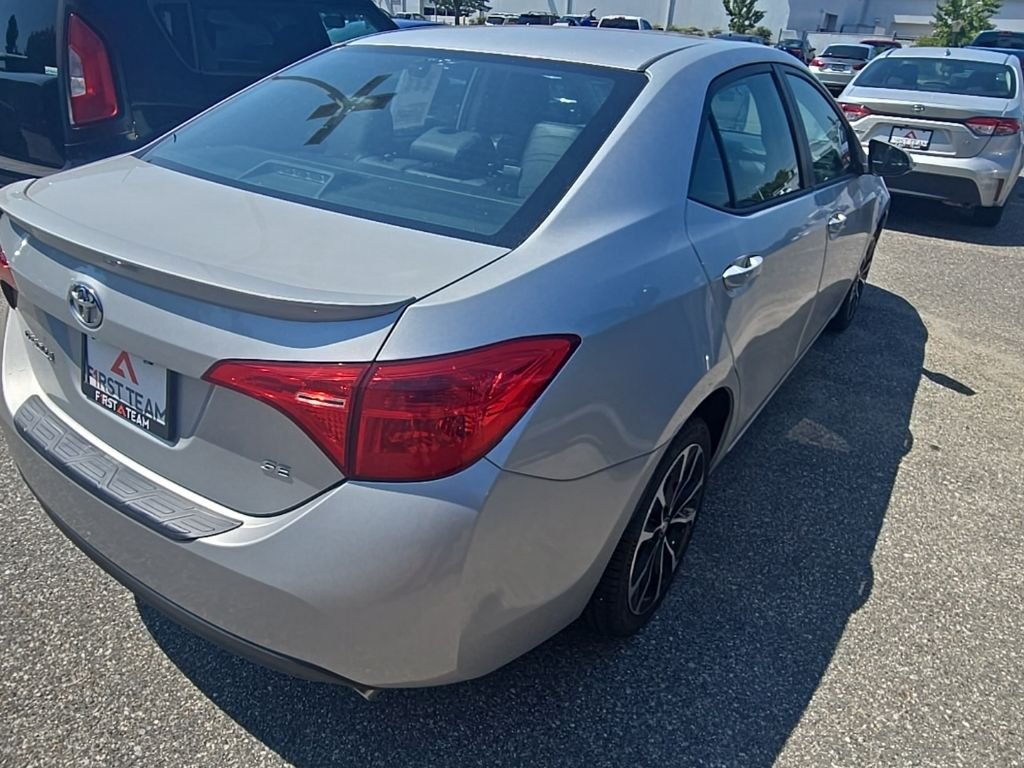 Used 2018 Silver Toyota SE image 5