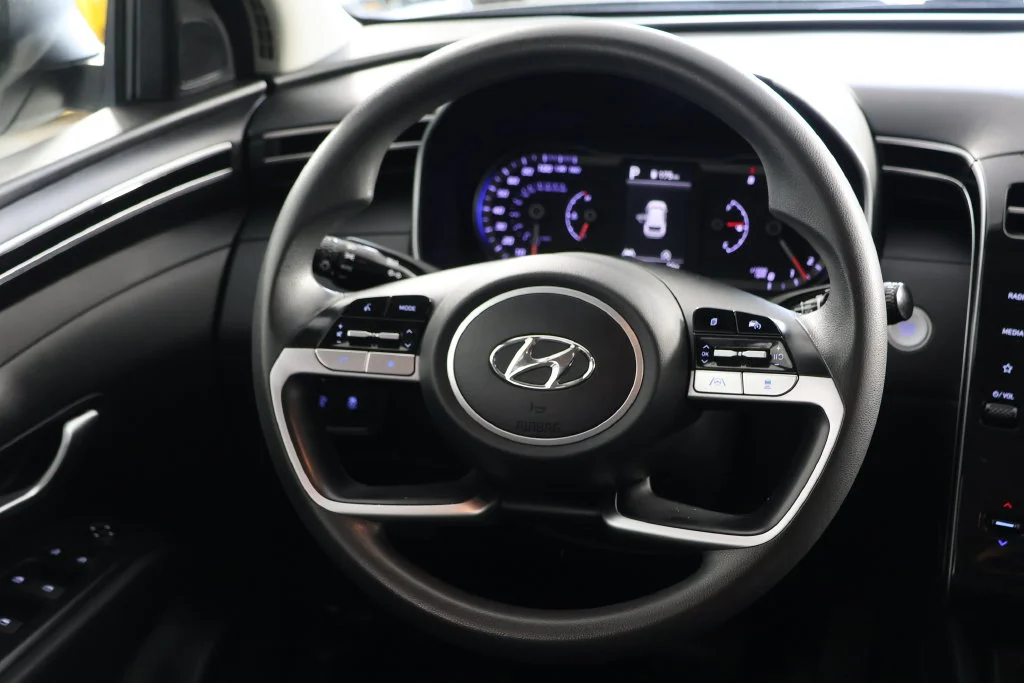 Used 2024 Silver Hyundai SEL image 10
