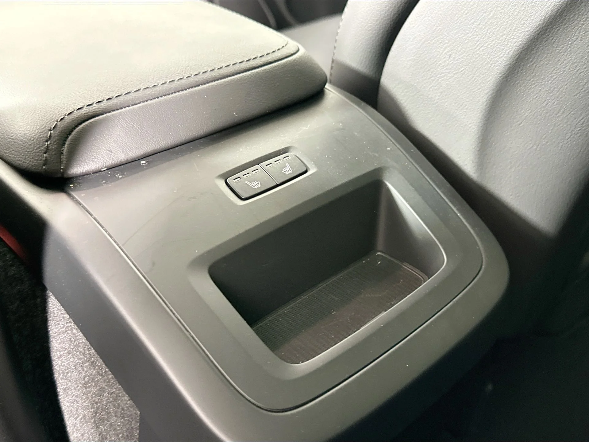 Used 2025 Onyx Black Volvo Core image 26