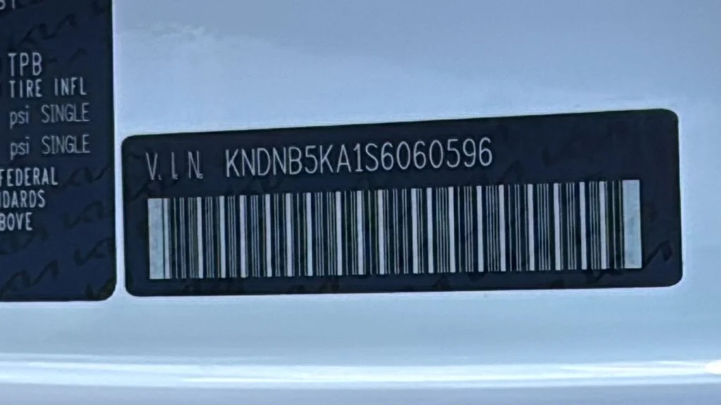 New 2025 White Kia LXS image 29
