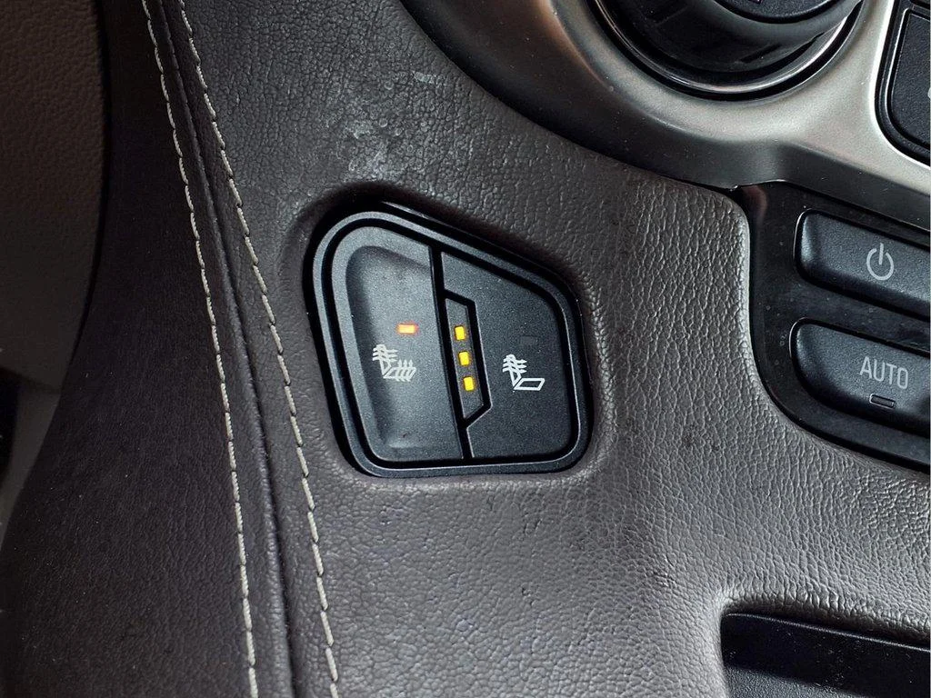 Used 2017 Iridescent Pearl Tricoat Chevrolet LT image 18