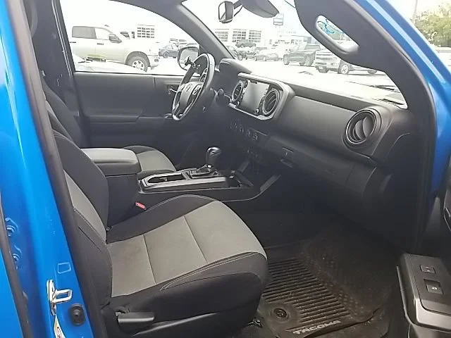 Used 2020 Blue Toyota SR5 image 27