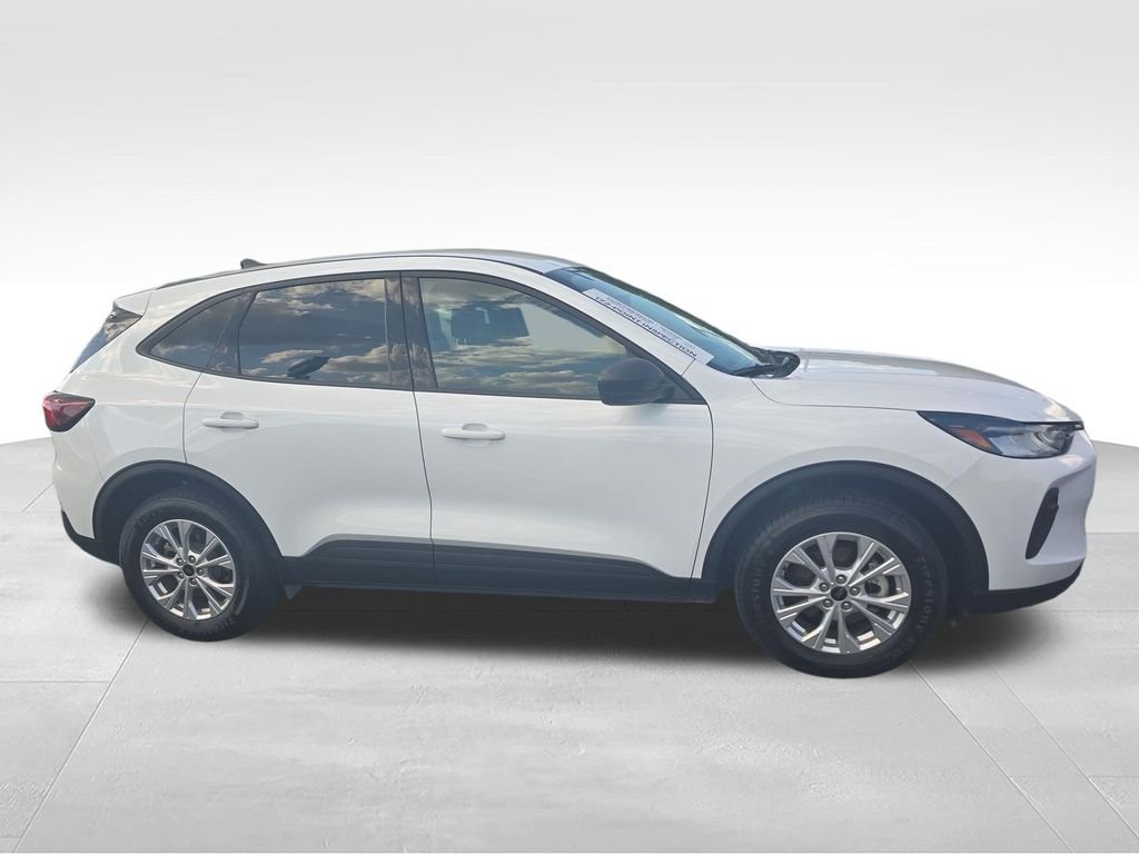 Used 2025 White Ford Active image 7