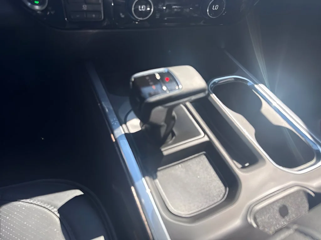 Used 2025 White Chevrolet LT image 13