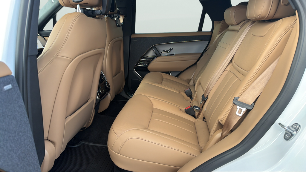 New 2026 Fuji White Land Rover SE image 18