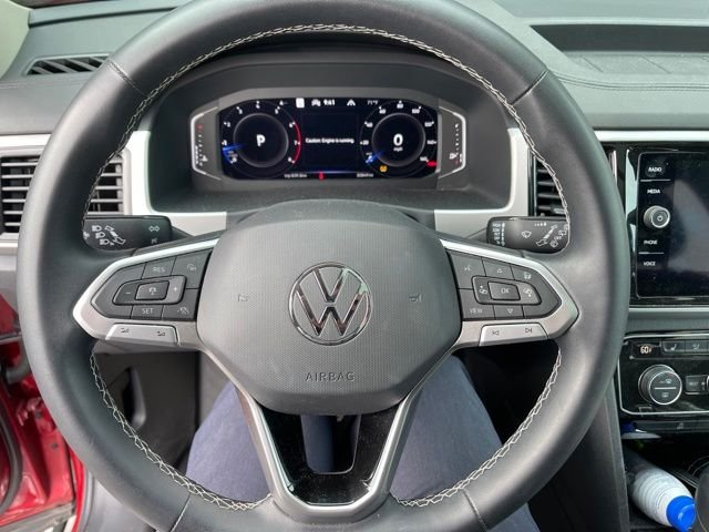 Used 2022 Red Volkswagen SEL image 8