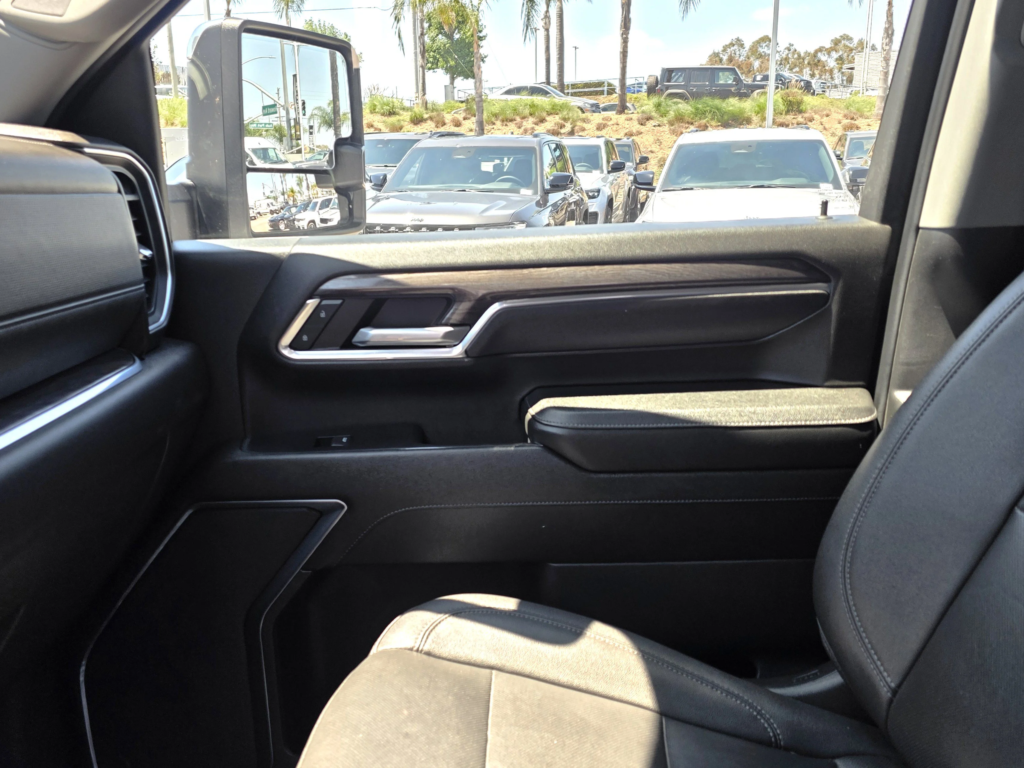 Used 2024 Summit White Chevrolet LTZ image 12