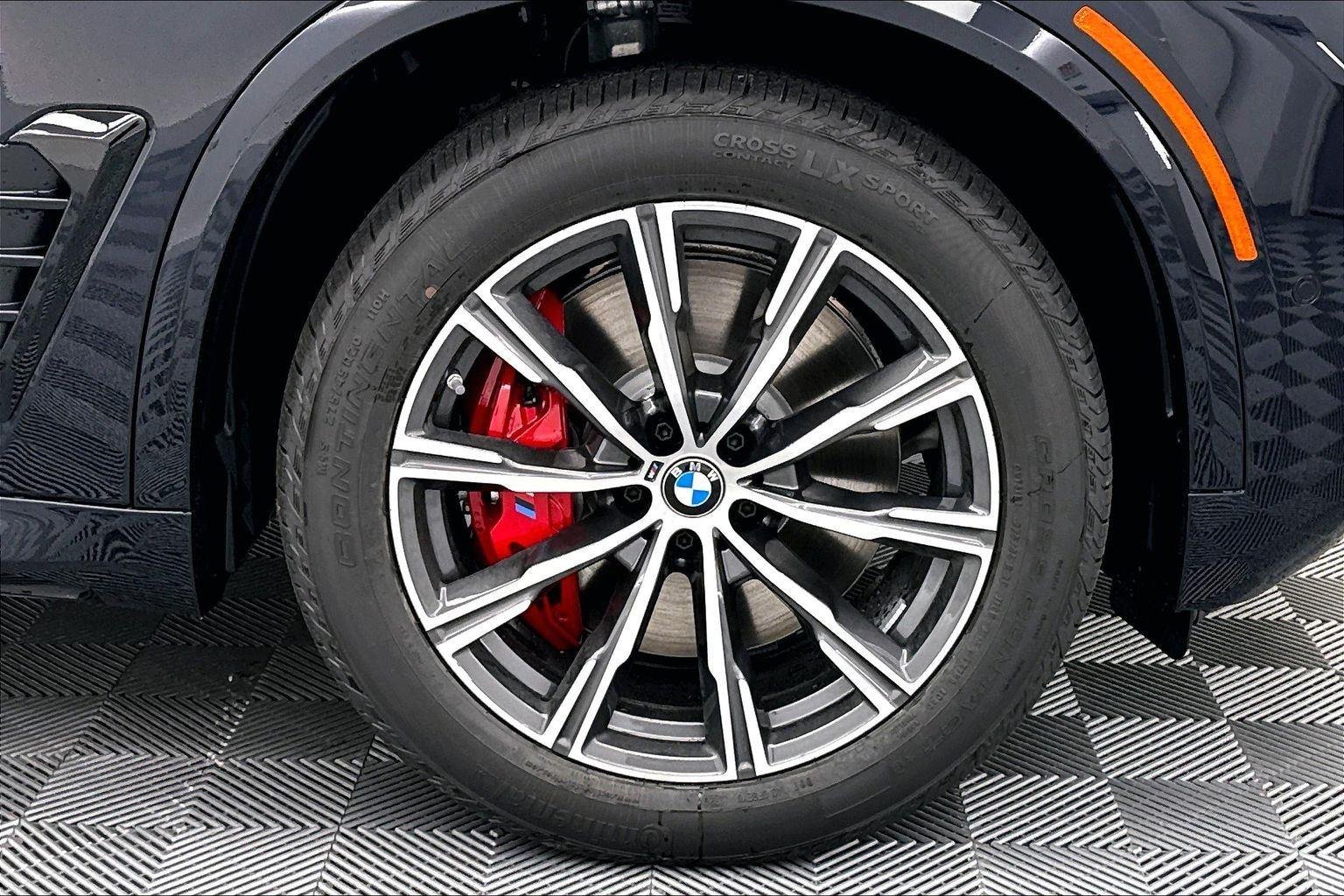 New 2026 Carbon Black Metallic BMW xDrive50e image 36
