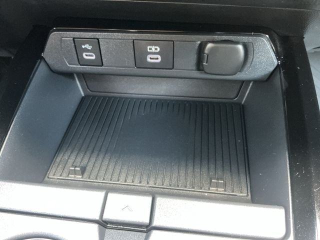 Used 2024  Toyota XSE Premium image 24