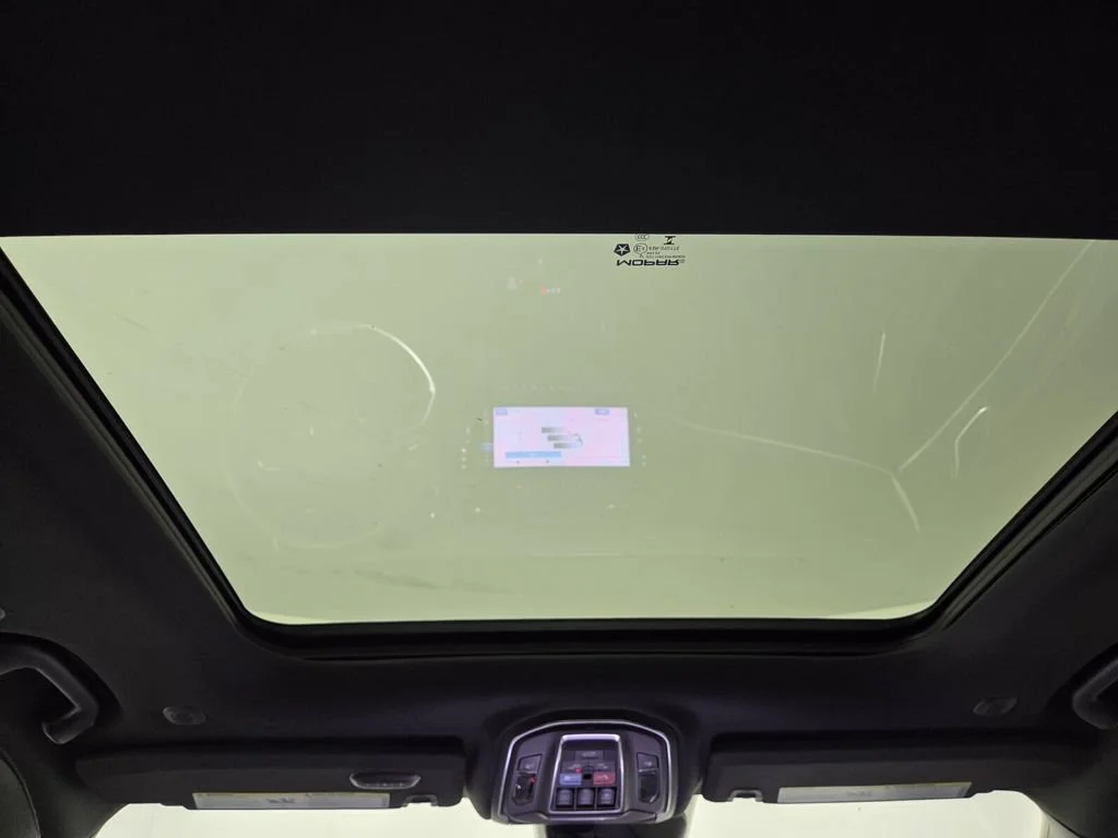 New 2026 Bright White Clear-Coat Exterior Paint Jeep Limited Reserve image 26