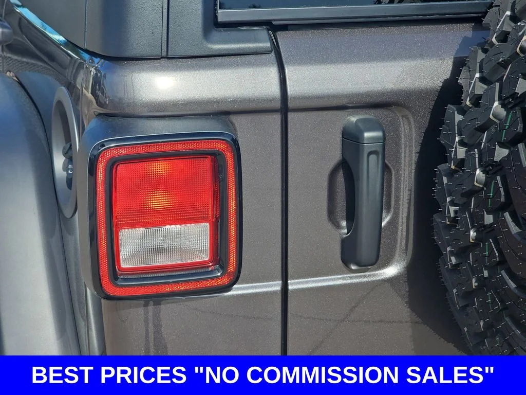 New 2026 Granite Crystal Metallic Clear-Coat Exterior Paint Jeep Willys image 38