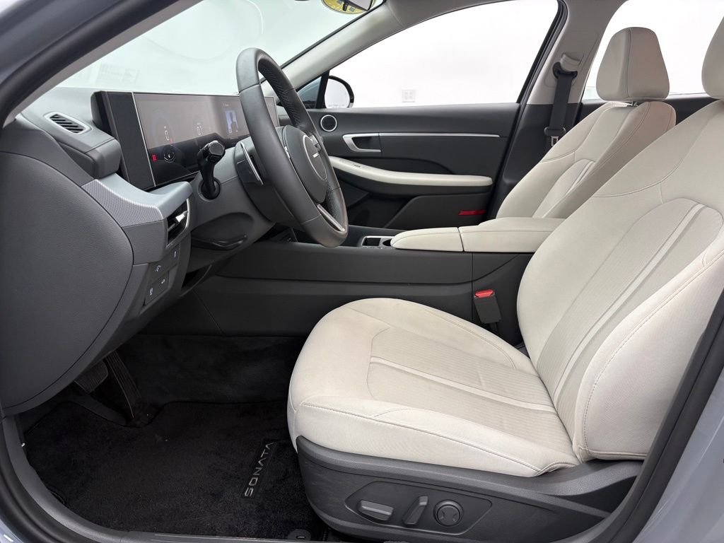Used 2026 Transmission Blue Hyundai SEL Sport image 14