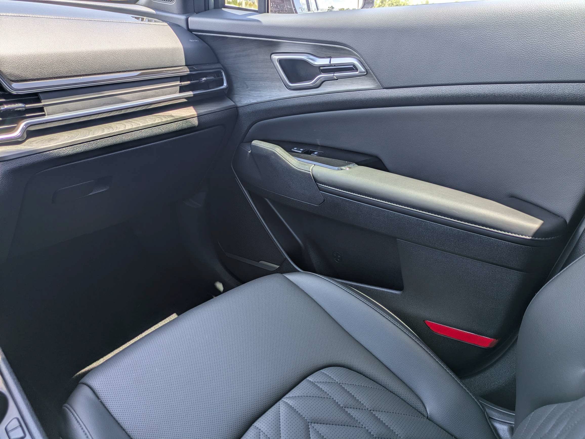 Certified Used 2024 Jungle Green Kia X-Line image 19
