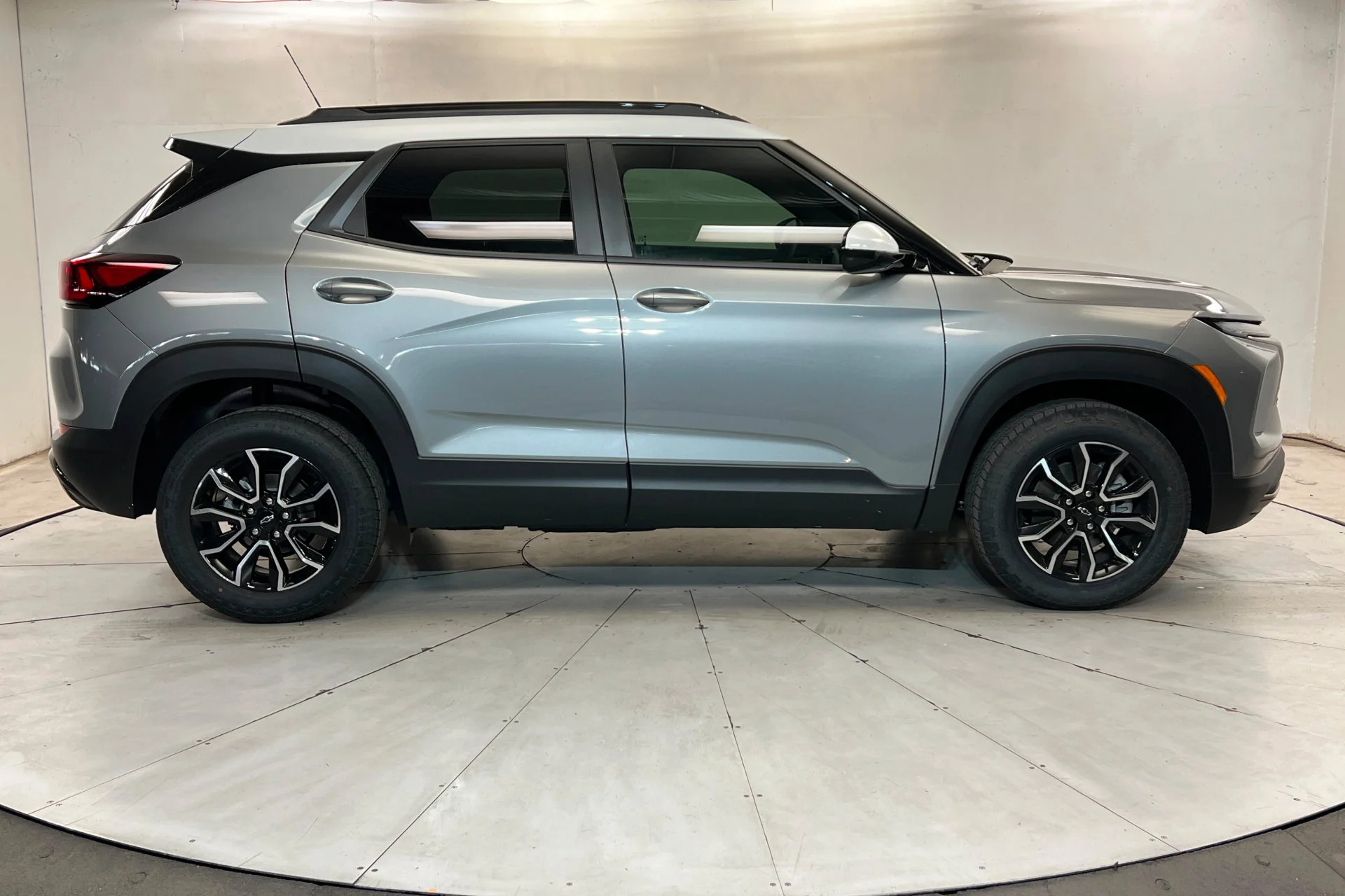 New 2026 Sterling Gray Metallic Chevrolet ACTIV image 6