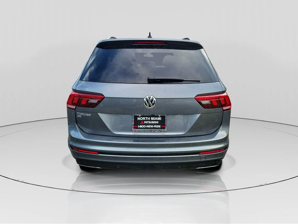 Used 2021 Gray Volkswagen 2.0T SE R-Line Black image 6