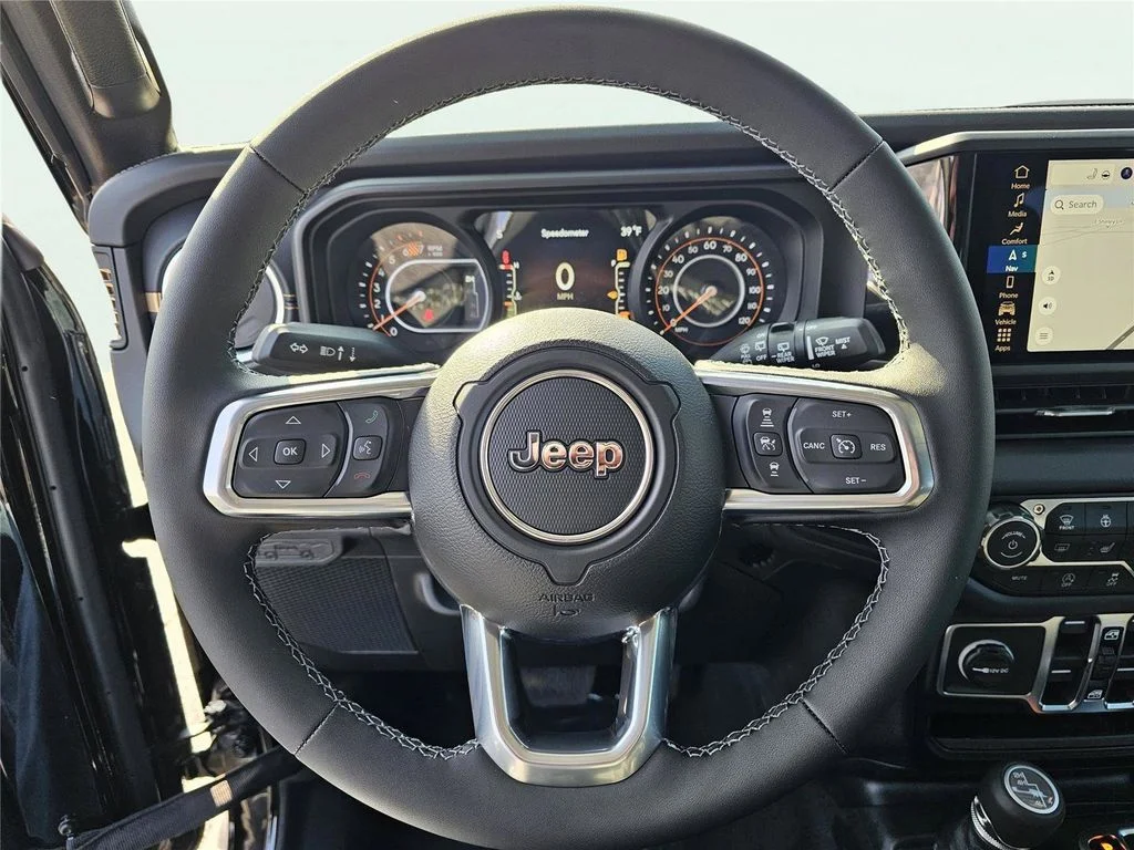New 2026 Black Clear-Coat Exterior Paint Jeep Sahara image 20