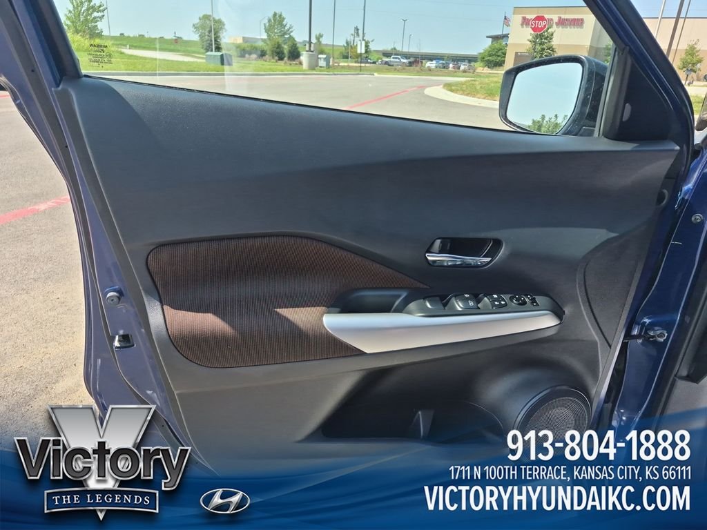 Used 2019 Blue Nissan SR image 10