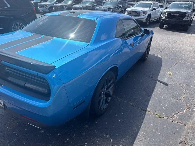 Used 2023 Blue Dodge SXT image 4