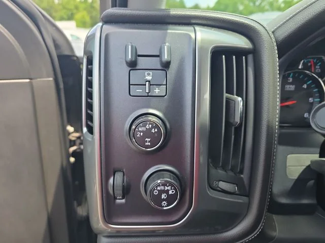 Used 2015 Gray Chevrolet LTZ image 27