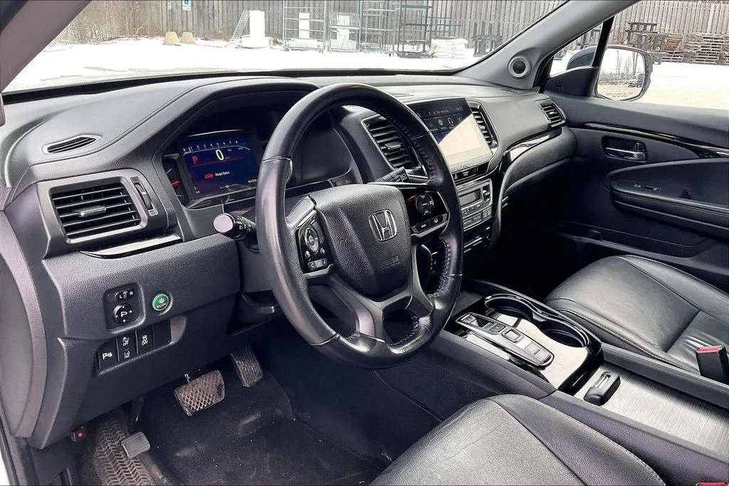 Used 2021 White Honda Touring image 14