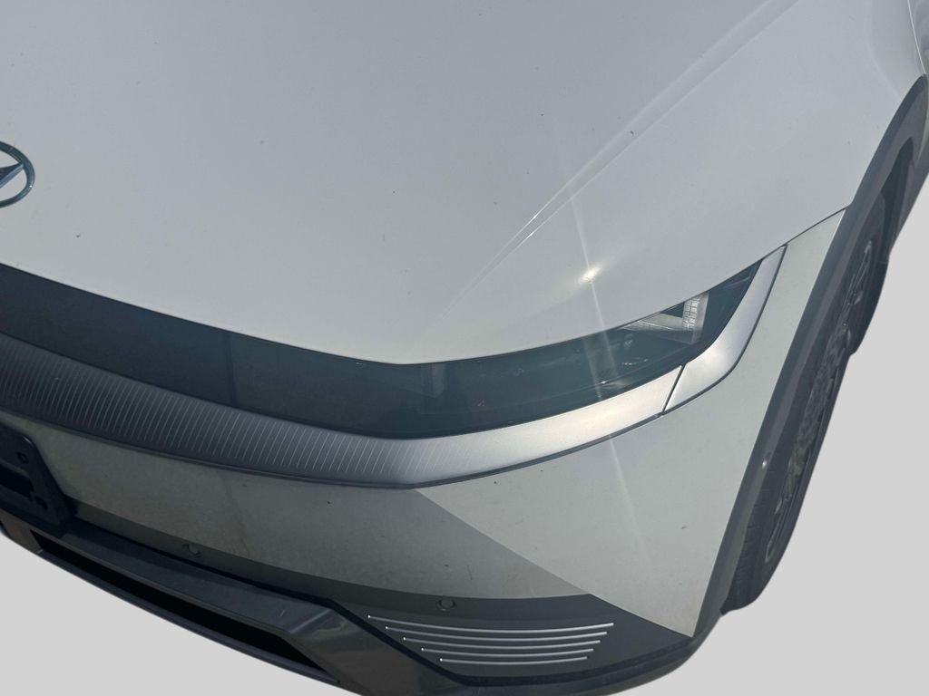 Used 2023 White Hyundai Limited image 7