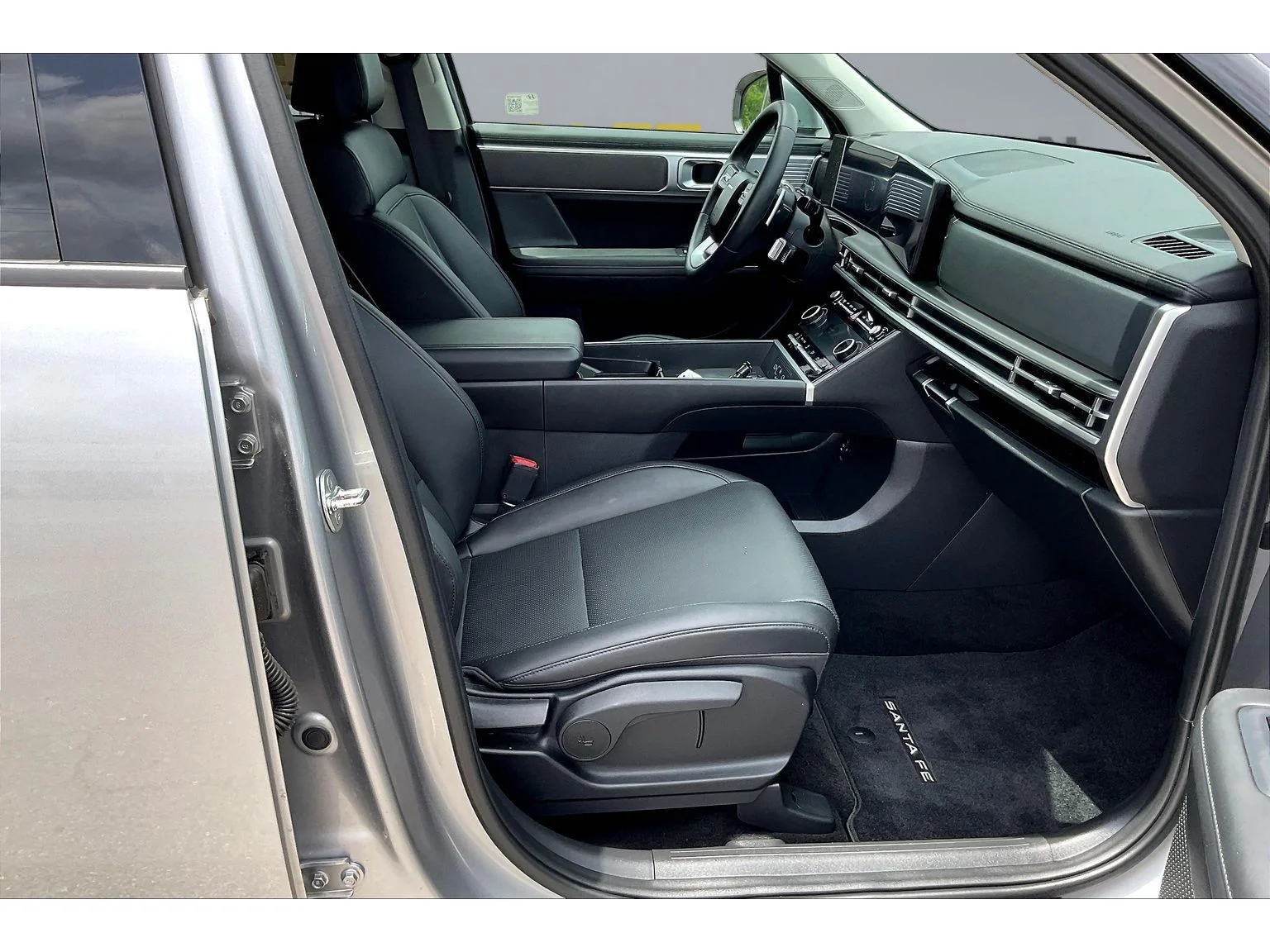 Used 2025 Gray Hyundai SEL image 6