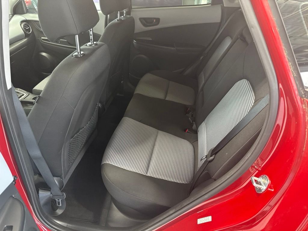 Used 2021 Red Hyundai SE image 10