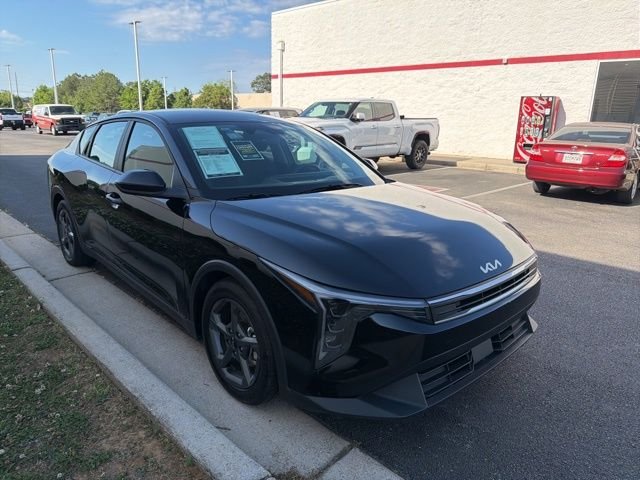 2025 Kia K4 LXS AT's photo