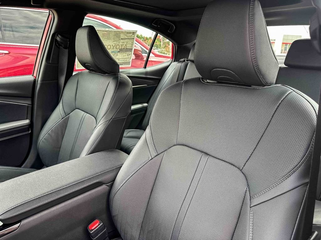 2026 Toyota Camry XSE - Photo 8