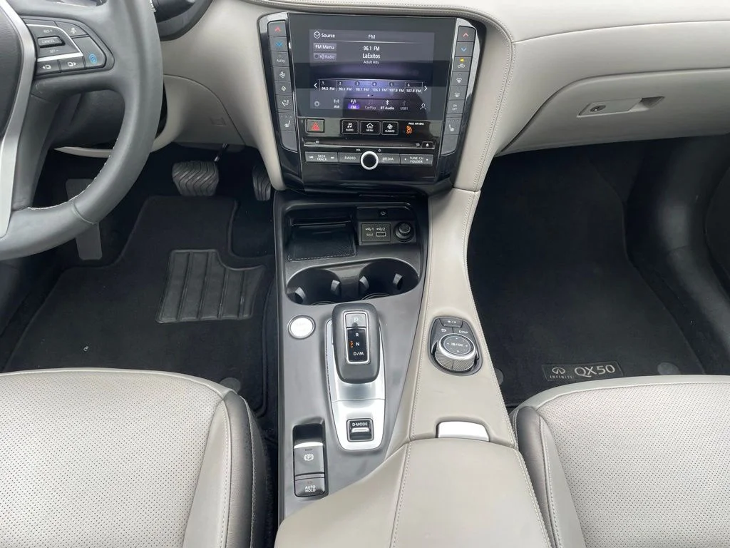 Used 2023 Black INFINITI LUXE image 18