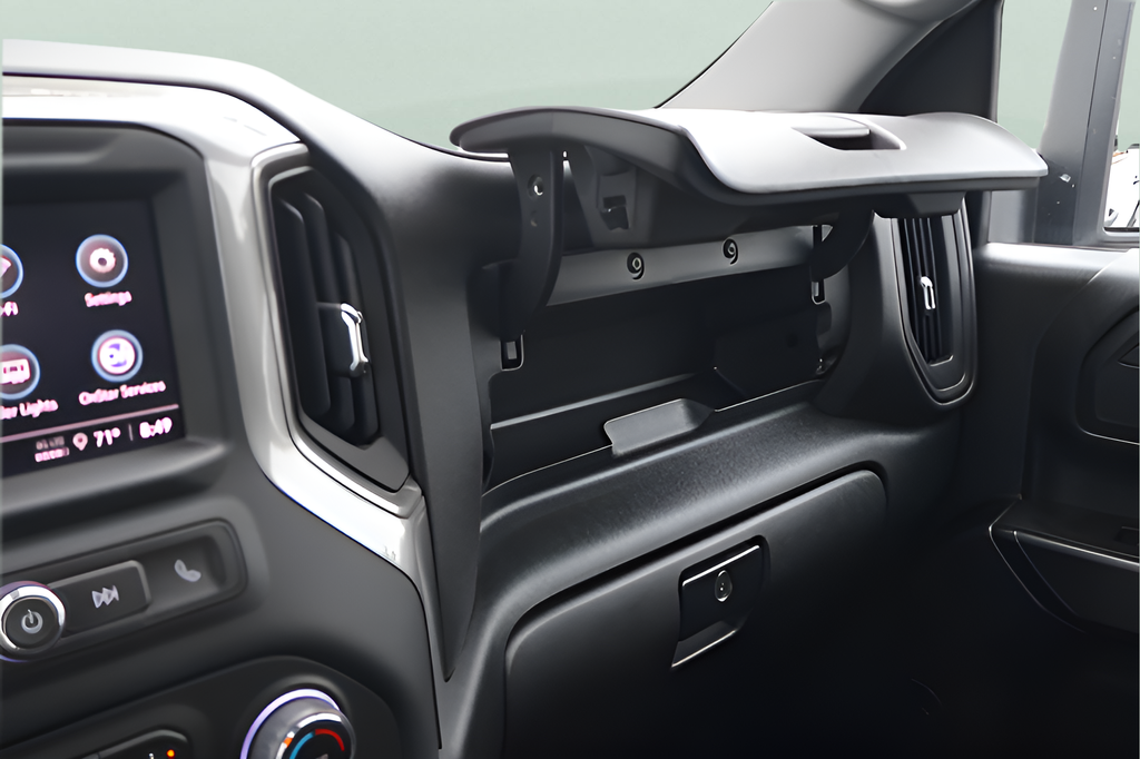 Used 2025 White Chevrolet Custom image 23