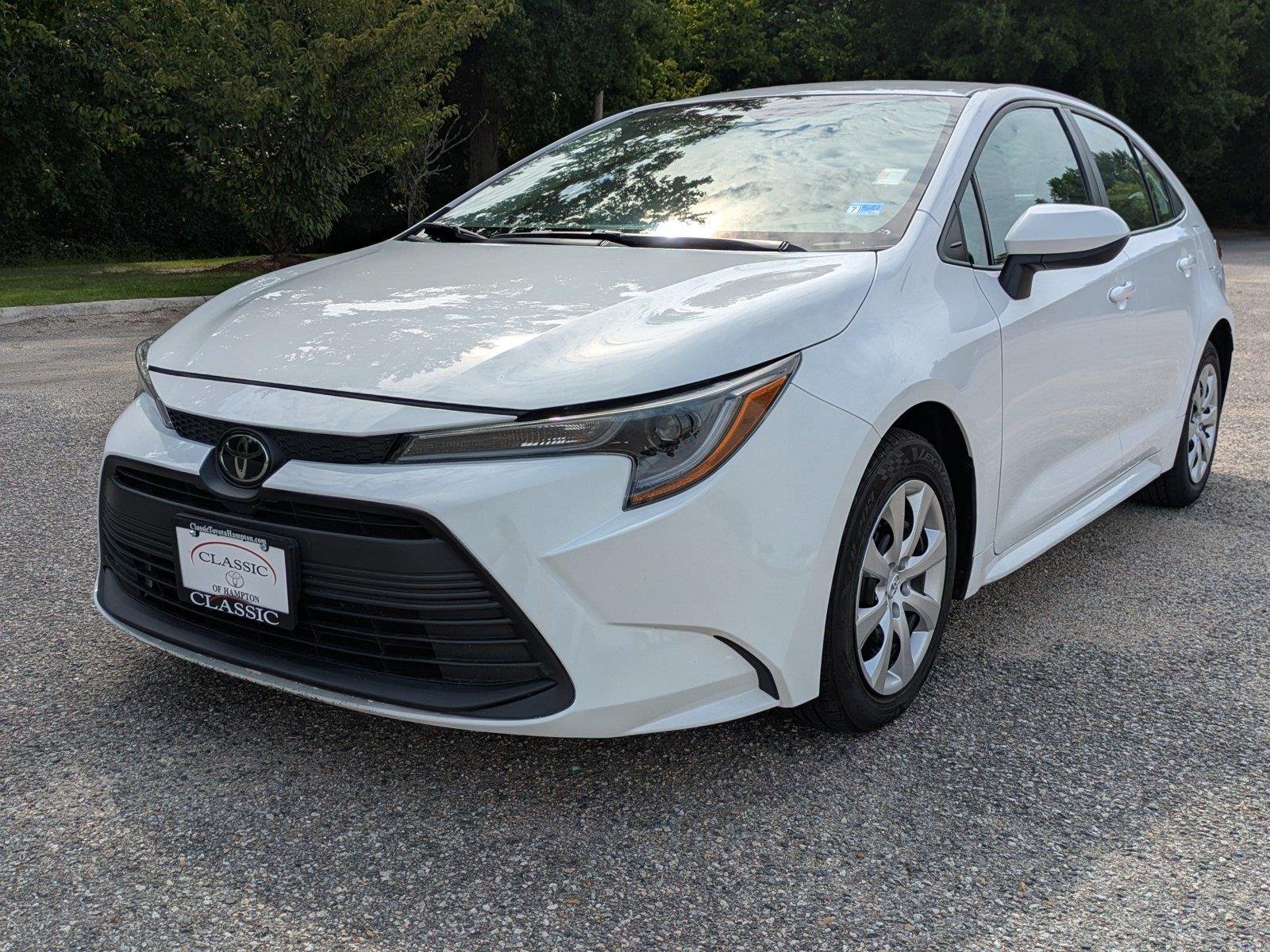 Used 2024  Toyota LE image 8