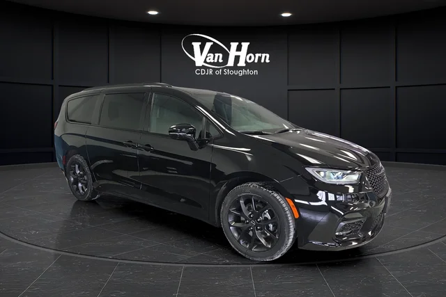 New 2026 Diamond Black Crystal Pearl-Coat Exterior Paint Chrysler Select image 40