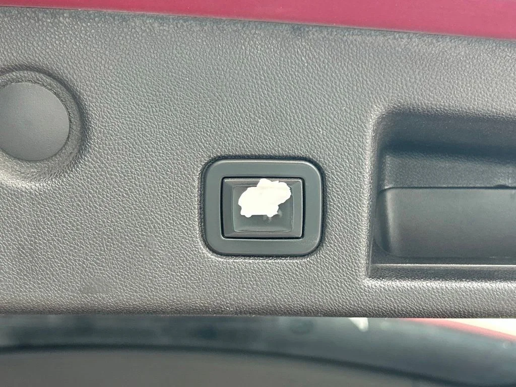Used 2018 Cajun Red Tintcoat Chevrolet Premier image 41