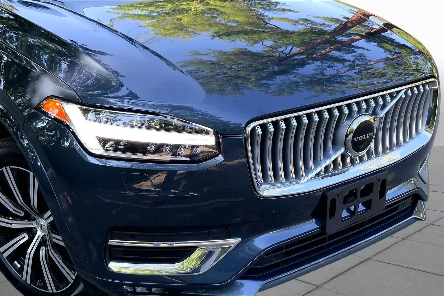 Used 2024 Denim Blue Metallic Volvo Core Bright Theme image 29