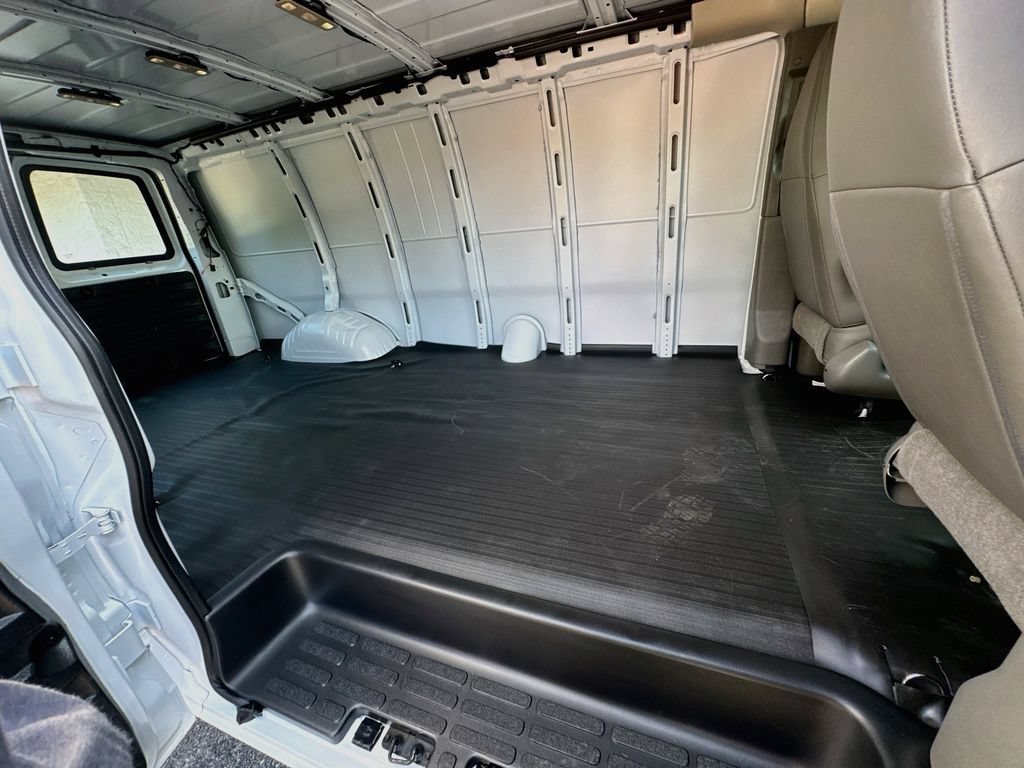 2026 Chevrolet Express Cargo Work Van - Photo 28