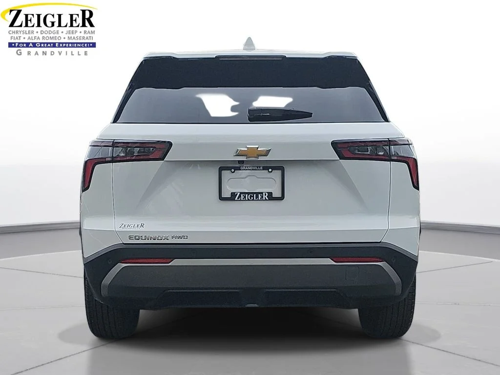 Used 2025 White Chevrolet LT image 6