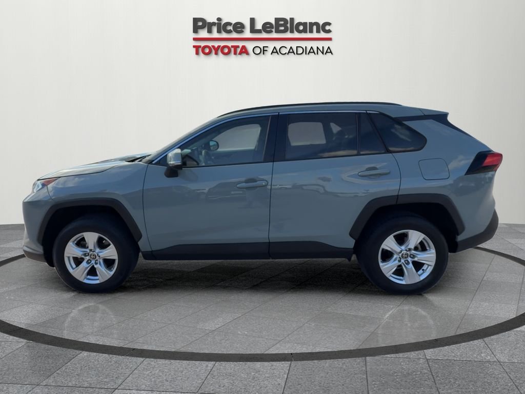 2021 Toyota RAV4 XLE photo 4