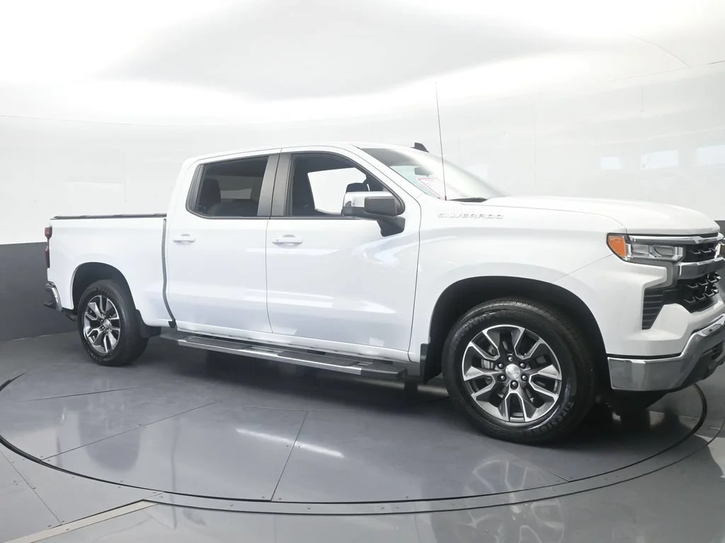Used 2023 Summit White Chevrolet LT image 8