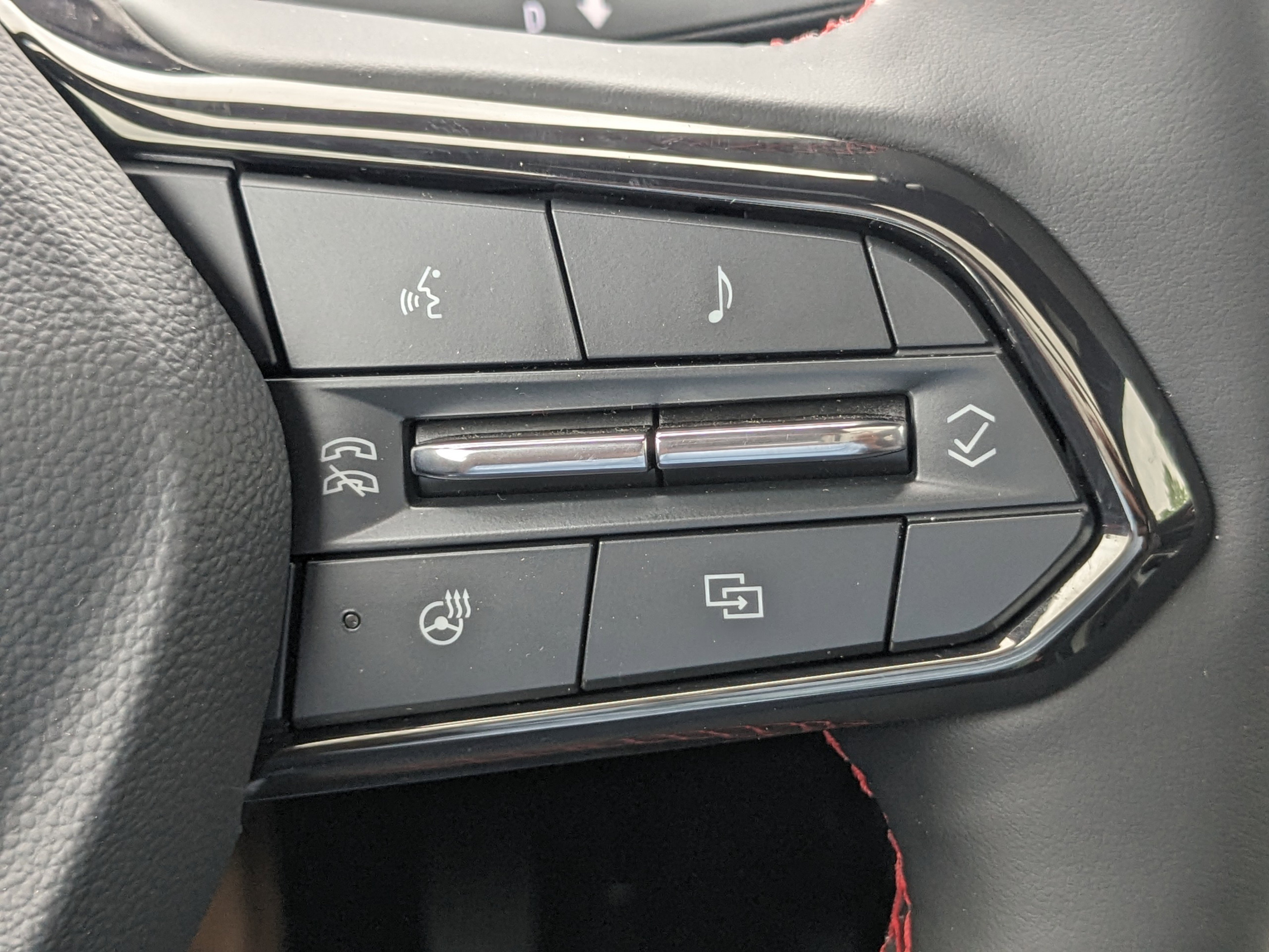 2025 Chevrolet Equinox EV RS - Photo 28