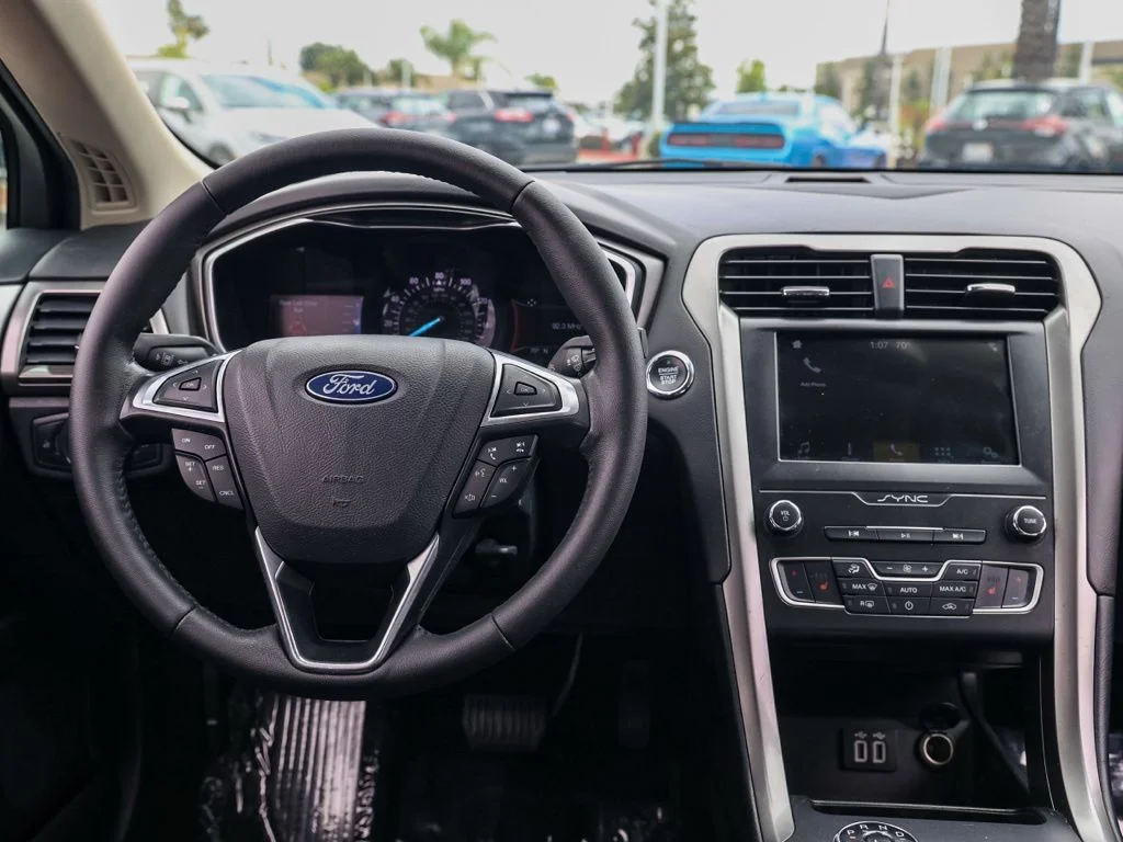Used 2020 Gray Ford SEL image 20